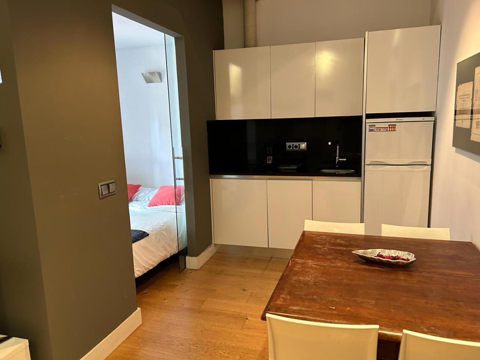 Estudio En Av De America Madrid Extérieur photo