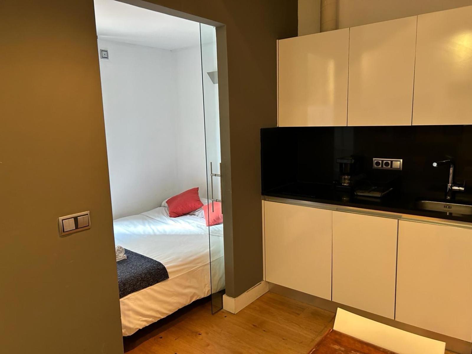 Estudio En Av De America Madrid Extérieur photo